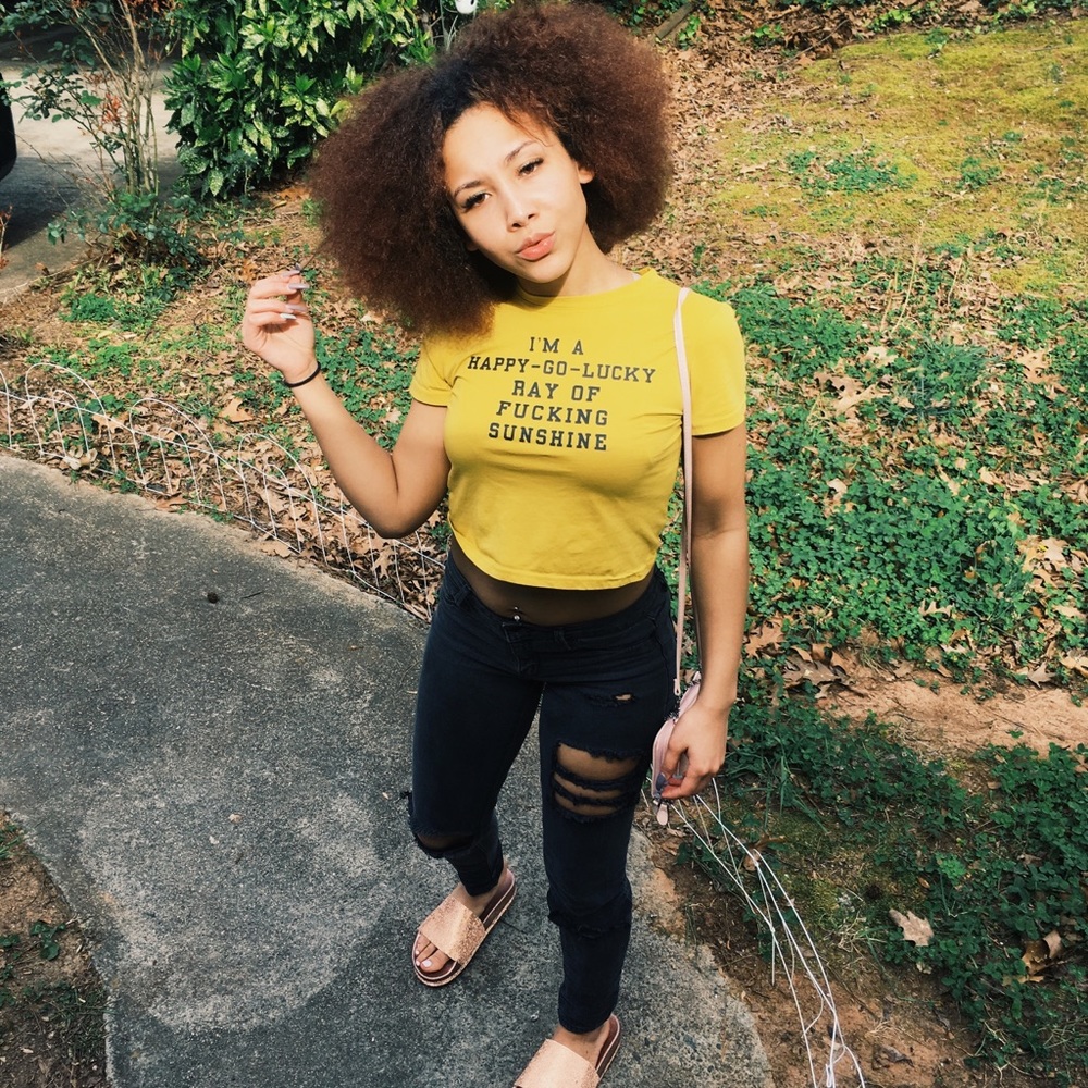 Meet your Posher, Yanna